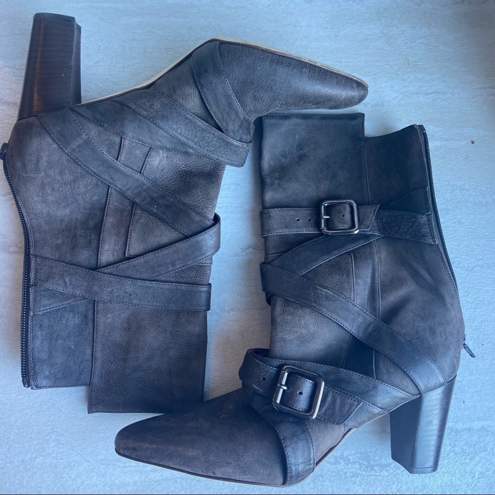 ** Manolo Blahnik Brown gray Leather Heeled Deeppur Boots 38.5 back zip